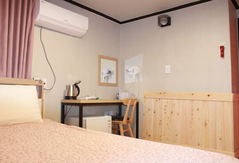 Camera Deluxe, Insadong R Guesthouse