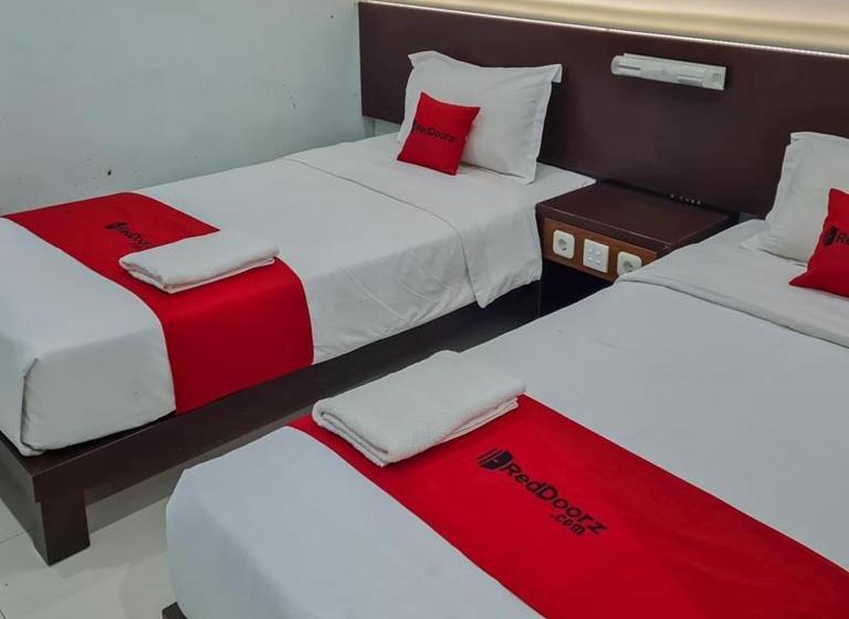 디럭스 룸, Reddoorz Plus At Hotel Royal Palangka Raya