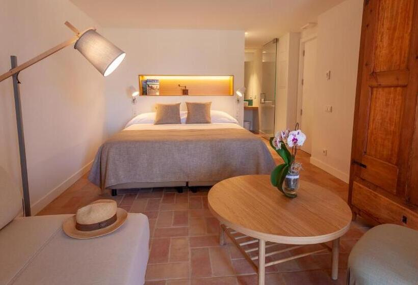 Suite with Terrace, Can Liret