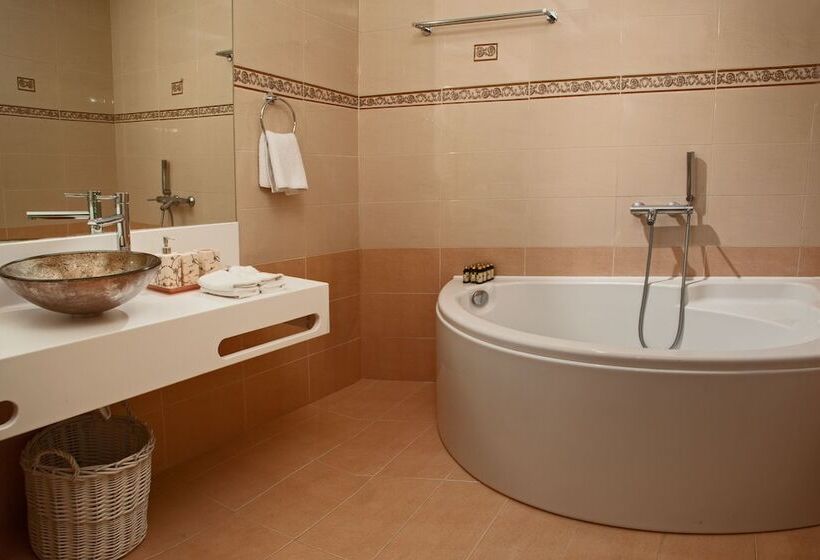 Family Suite, Arlene Boutique