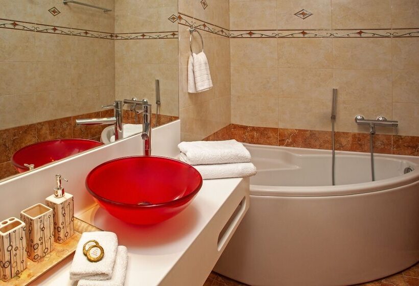 סוויטה משפחתית, Arlene Boutique