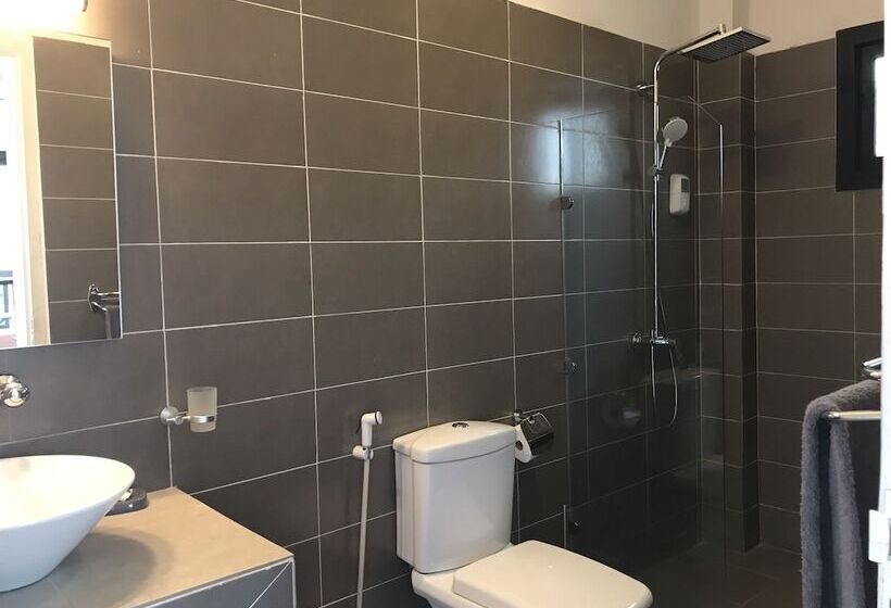 اتاق استاندارد با بالکن و چشمانداز دریا, Union Amicale Corse Dakar