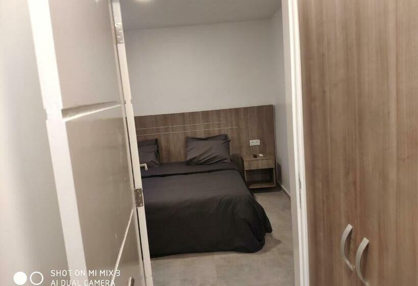 اتاق استاندارد چهار تخته با چشمانداز دریا, Union Amicale Corse Dakar