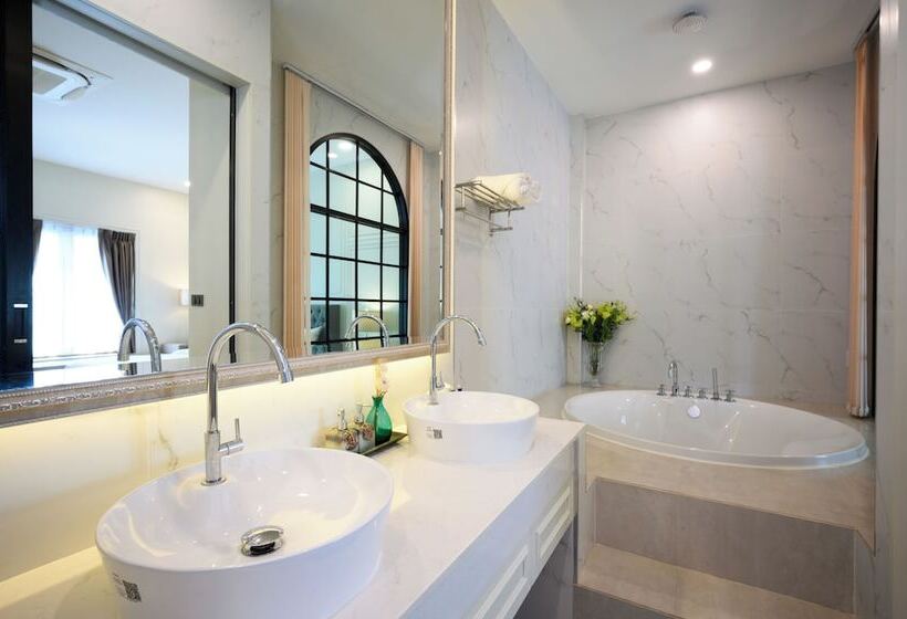 Вилла с 1 спальней и бассейном, Villa Seville