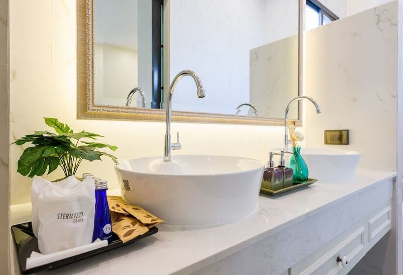 Вилла с 1 спальней и бассейном, Villa Seville