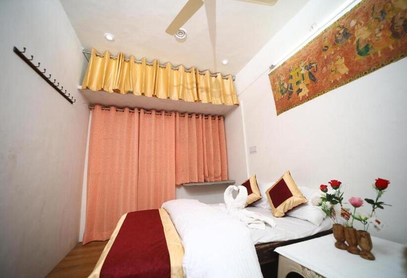 经济房, Mother Homestay