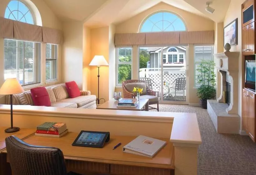 سوییت جونیور, Beach House Half Moon Bay