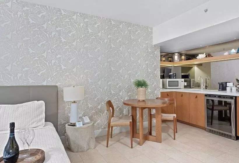 استودیوی لوکس, Bentley Hotel South Beach