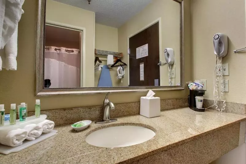 身障者適用スタンダードルーム, Holiday Inn Express Hotel Fort Campbell Oak Grove, An Ihg