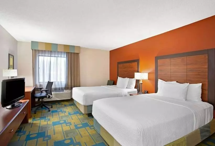 ２ダブルベッドのスタンダードルーム, La Quinta Inn By Wyndham Auburn Worcester