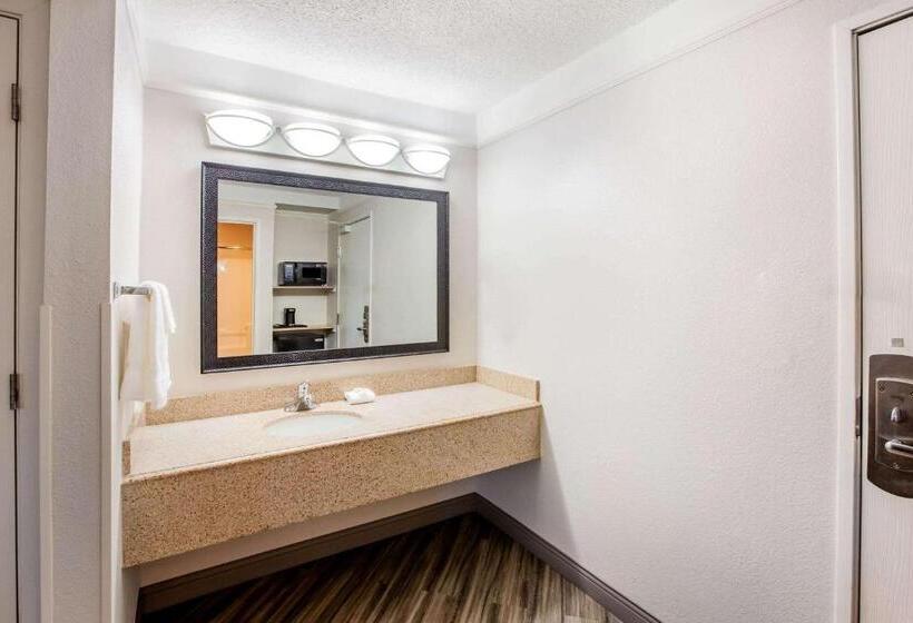 스탠다드 룸 킹사이즈 침대, La Quinta By Wyndham Houston Baytown East