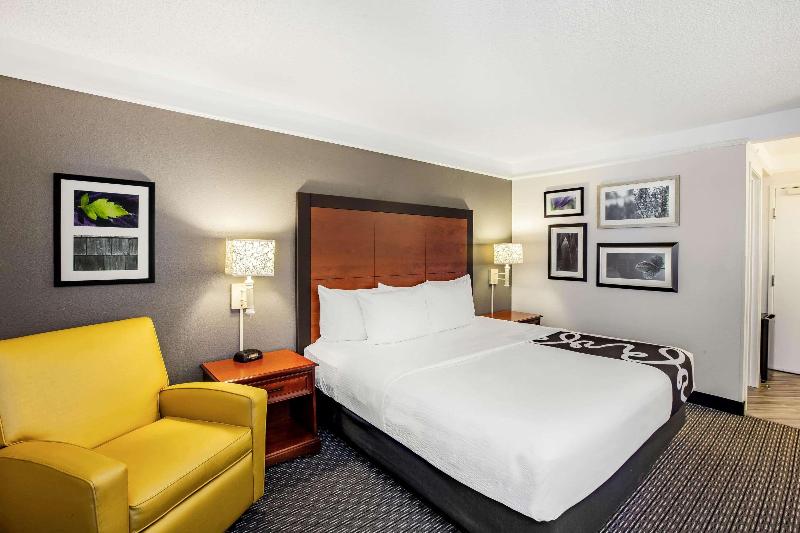 스탠다드 룸 킹사이즈 침대, La Quinta By Wyndham Houston Baytown East