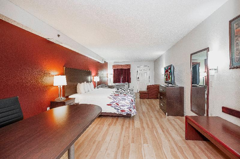 מיטת קינג בסוויטה, Red Roof Inn & Suites Rome