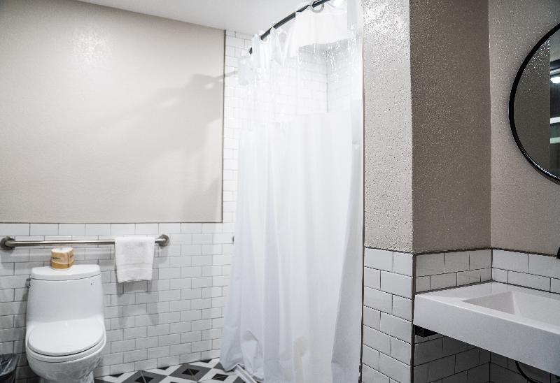 מיטת קינג בסוויטה, Red Roof Inn & Suites Rome
