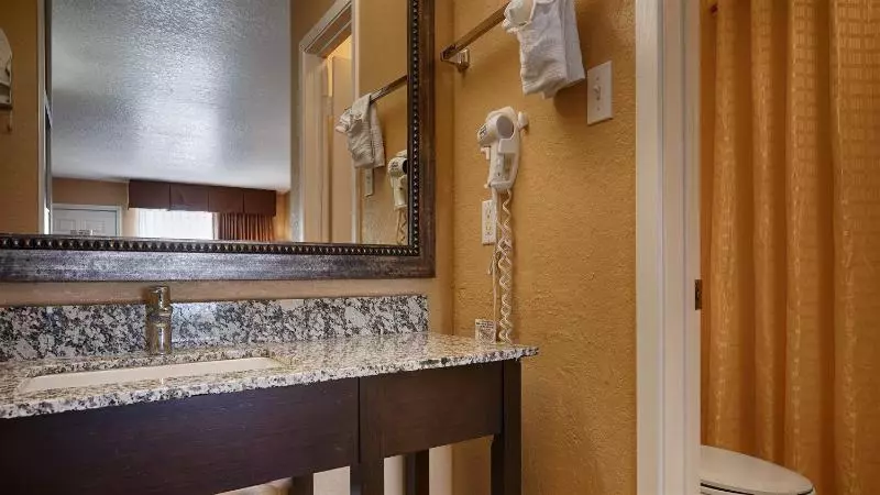 Standard-huone King-vuode, Surestay Hotel By Best Western Floresville
