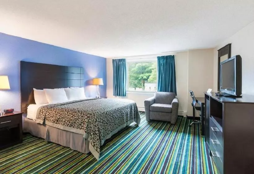 キングサイズベッドのデラックスルーム, Days Inn By Wyndham Lincoln