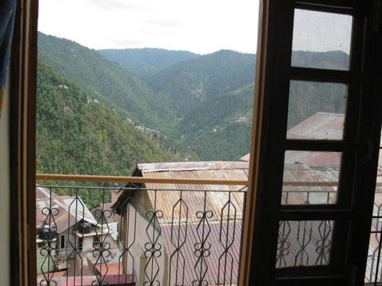 スイート(家族用), Basera