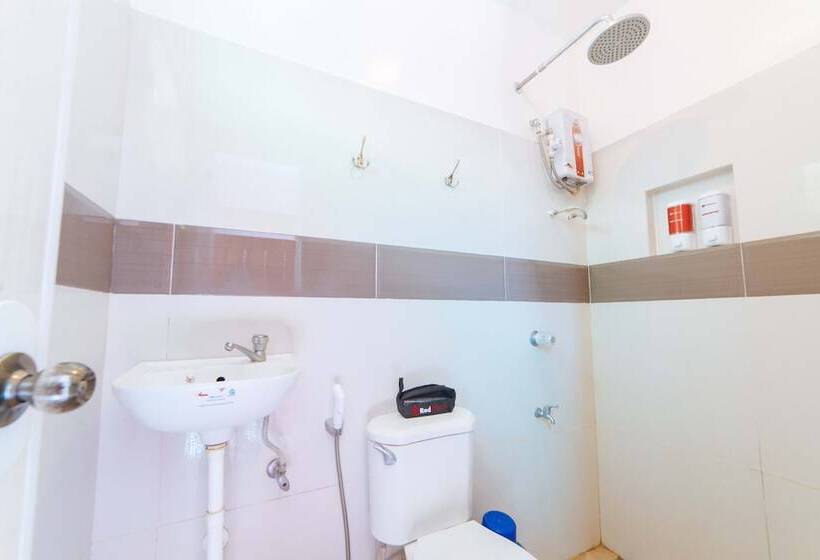 Номер Стандарт, Reddoorz @ Old Buswang Road