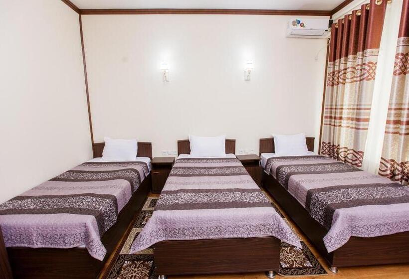 スタンダードトリプルルーム, Xurshidabonu Guest House
