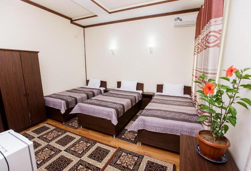 スタンダードトリプルルーム, Xurshidabonu Guest House