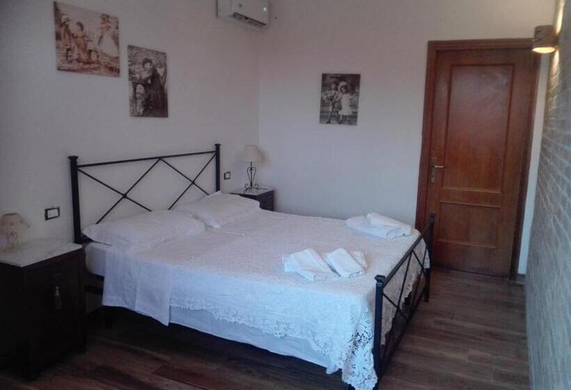 غرفة قياسية, La Collina Degli Allori