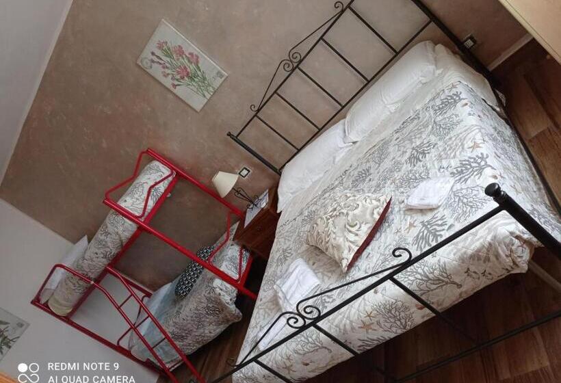 غرفة قياسية رباعية, La Collina Degli Allori