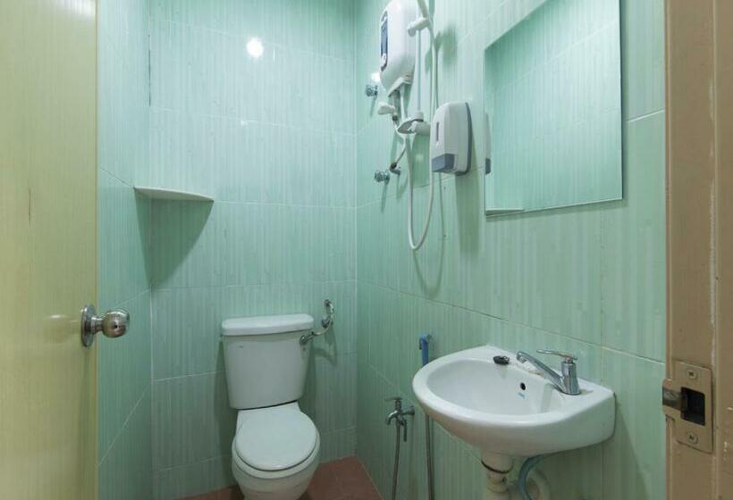 Люкс Superior, Oyo 44072 Mines Cempaka