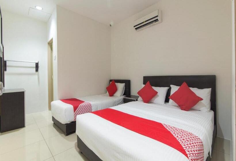 Люкс Superior, Oyo 44072 Mines Cempaka