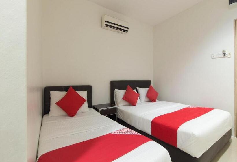 Люкс Superior, Oyo 44072 Mines Cempaka