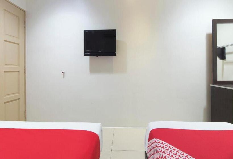 Люкс Superior, Oyo 44072 Mines Cempaka