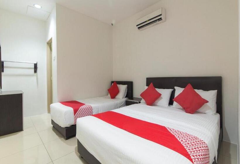 Люкс Superior, Oyo 44072 Mines Cempaka