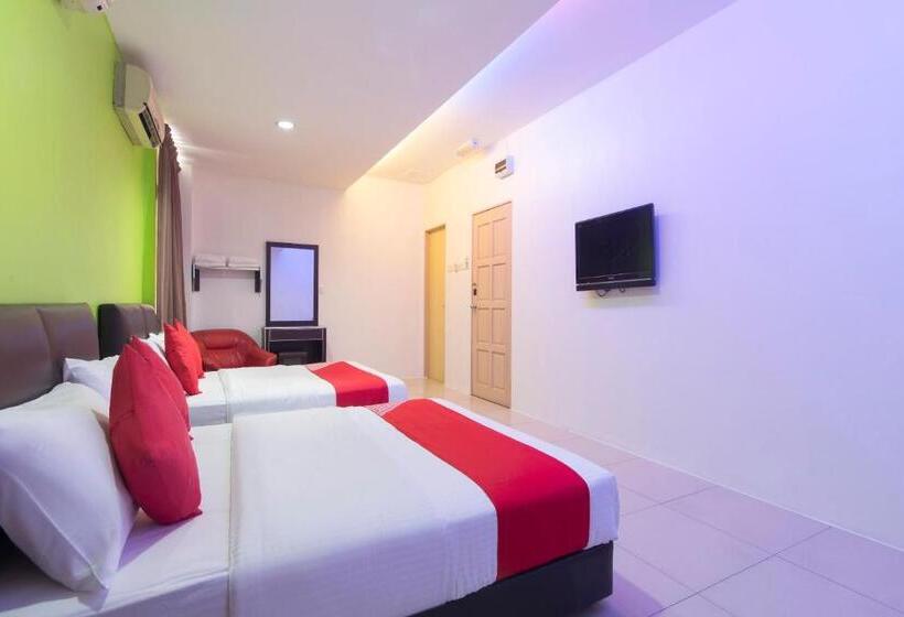 Family Suite, Oyo 44072 Mines Cempaka