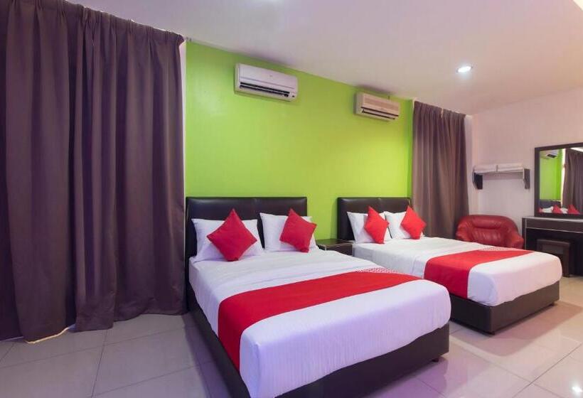Family Suite, Oyo 44072 Mines Cempaka