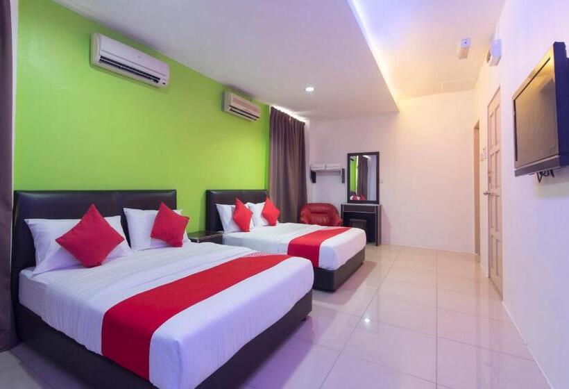 Family Suite, Oyo 44072 Mines Cempaka