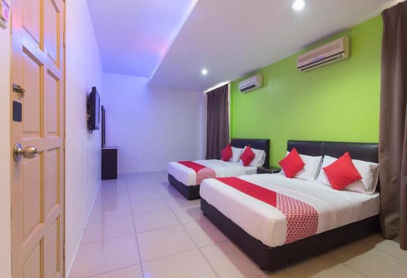 Family Suite, Oyo 44072 Mines Cempaka