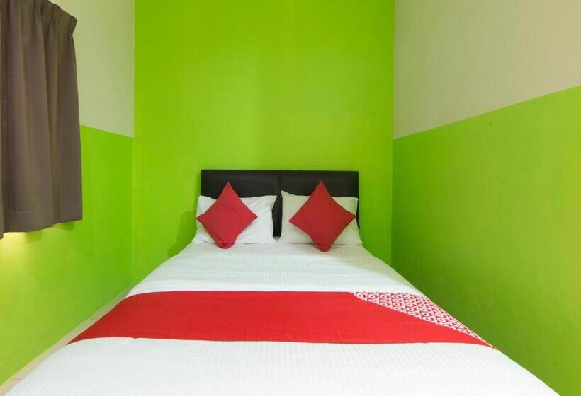 Номер Deluxe, Oyo 44072 Mines Cempaka