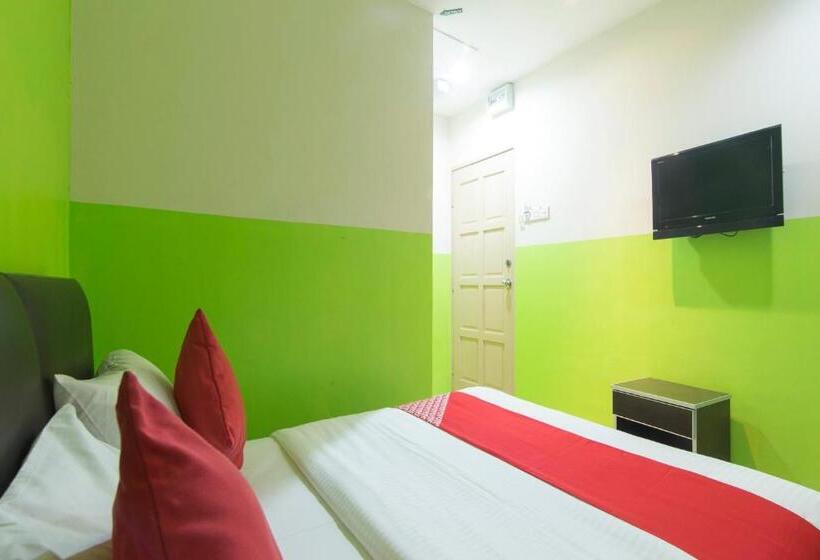 Номер Deluxe, Oyo 44072 Mines Cempaka