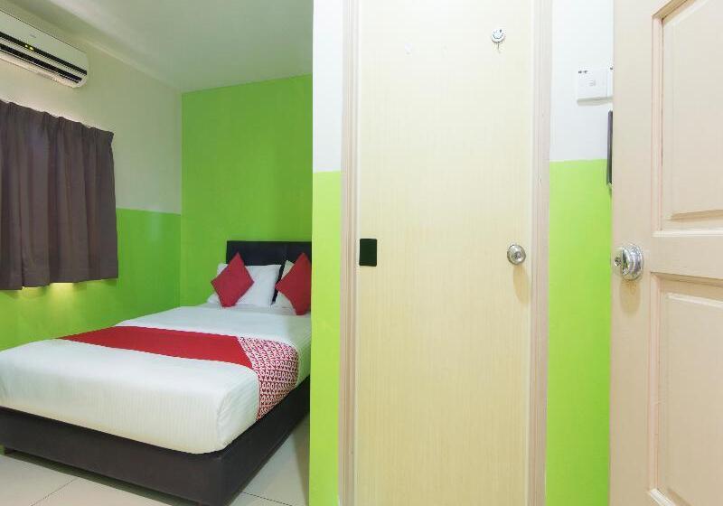 Номер Deluxe, Oyo 44072 Mines Cempaka