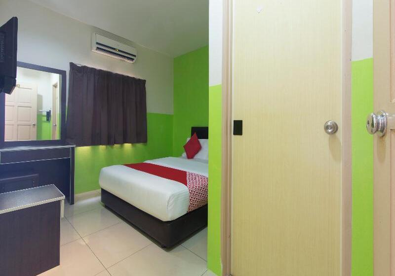 Номер Deluxe, Oyo 44072 Mines Cempaka