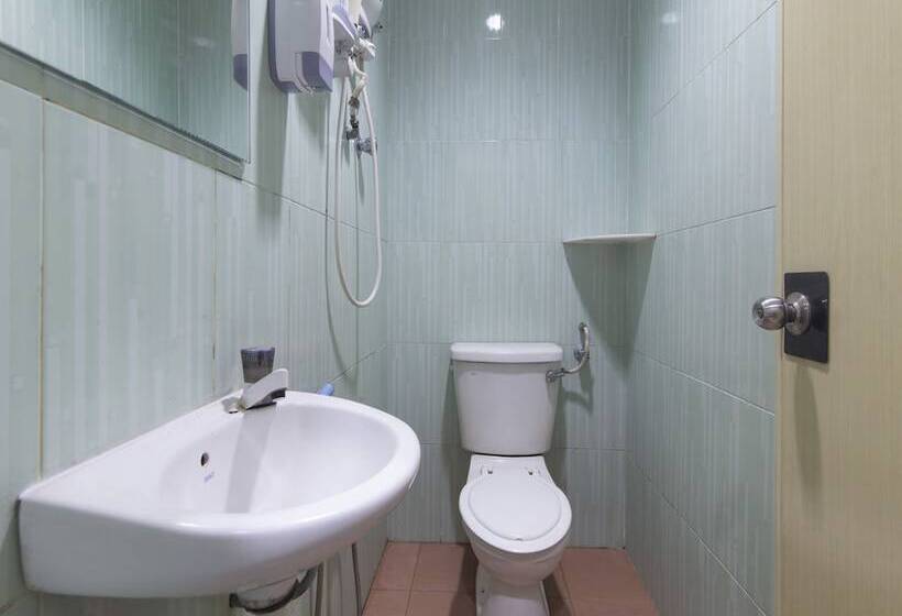 Номер Стандарт, Oyo 44072 Mines Cempaka