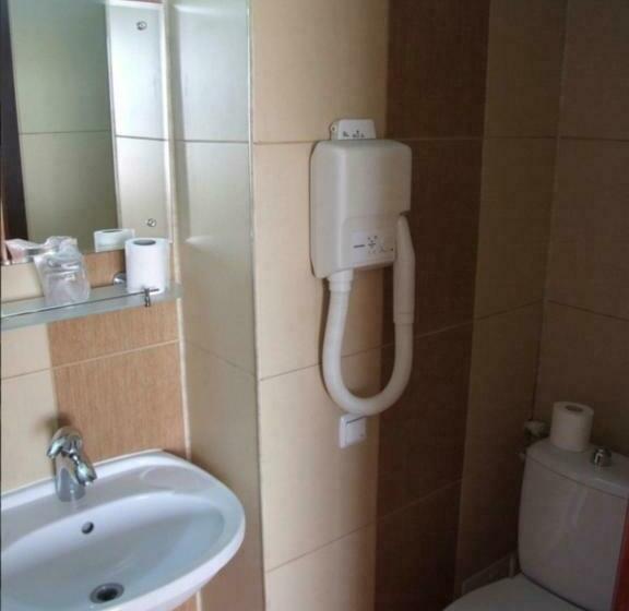 חדר אקונומי יחיד, Plaisir