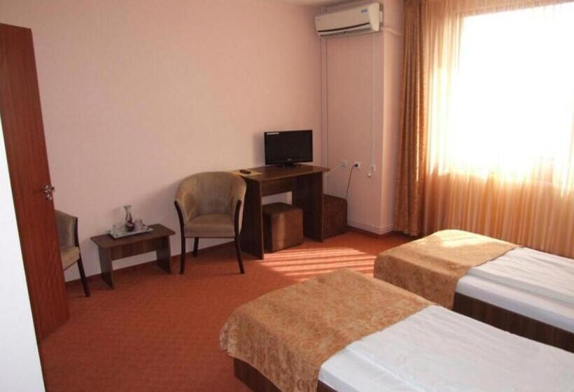 חדר אקונומי, Plaisir