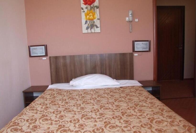 חדר אקונומי יחיד, Plaisir