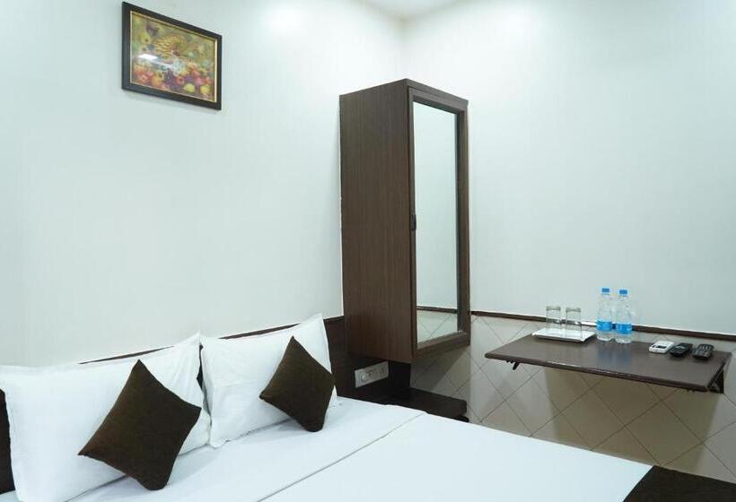 标准间, Sharda Residency