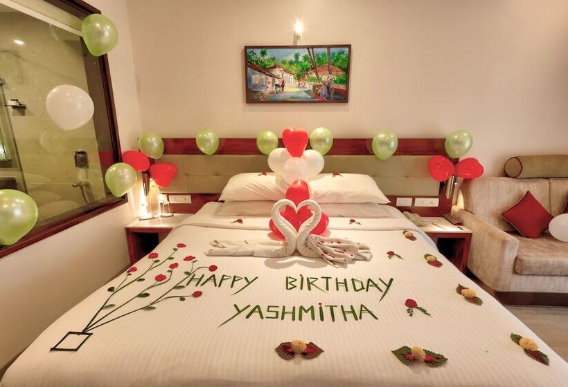 Quarto Estandar Vista Piscina, Sobit Sarovar Portico