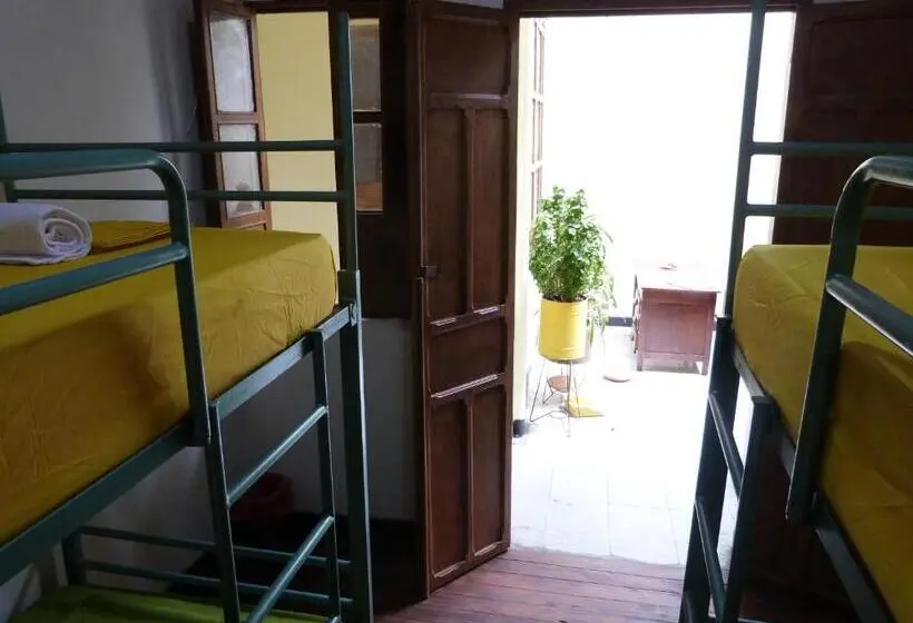تختخواب در اتاق مشترک, Hostal Antonio