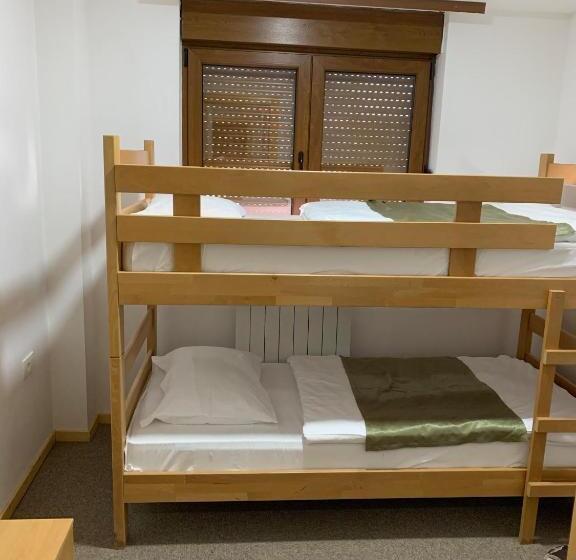 اتاق استاندارد, Turistički Centar Vučje