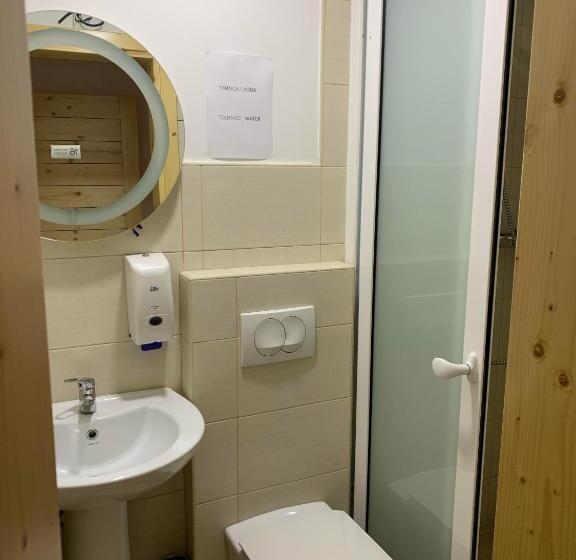 Economy Triple Room, Turistički Centar Vučje