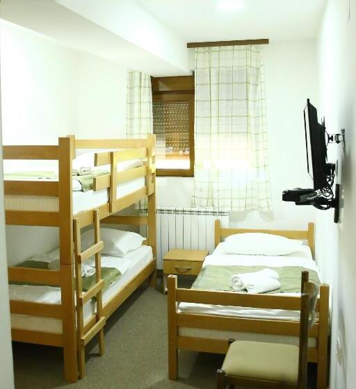 Economy Triple Room, Turistički Centar Vučje
