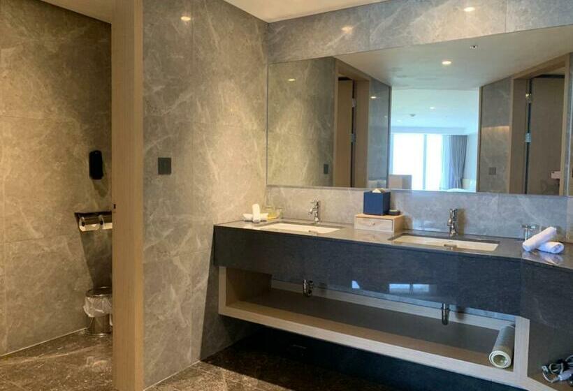 سوییت خانوادگی, Golden Tulip Fab Hotel New Taipei